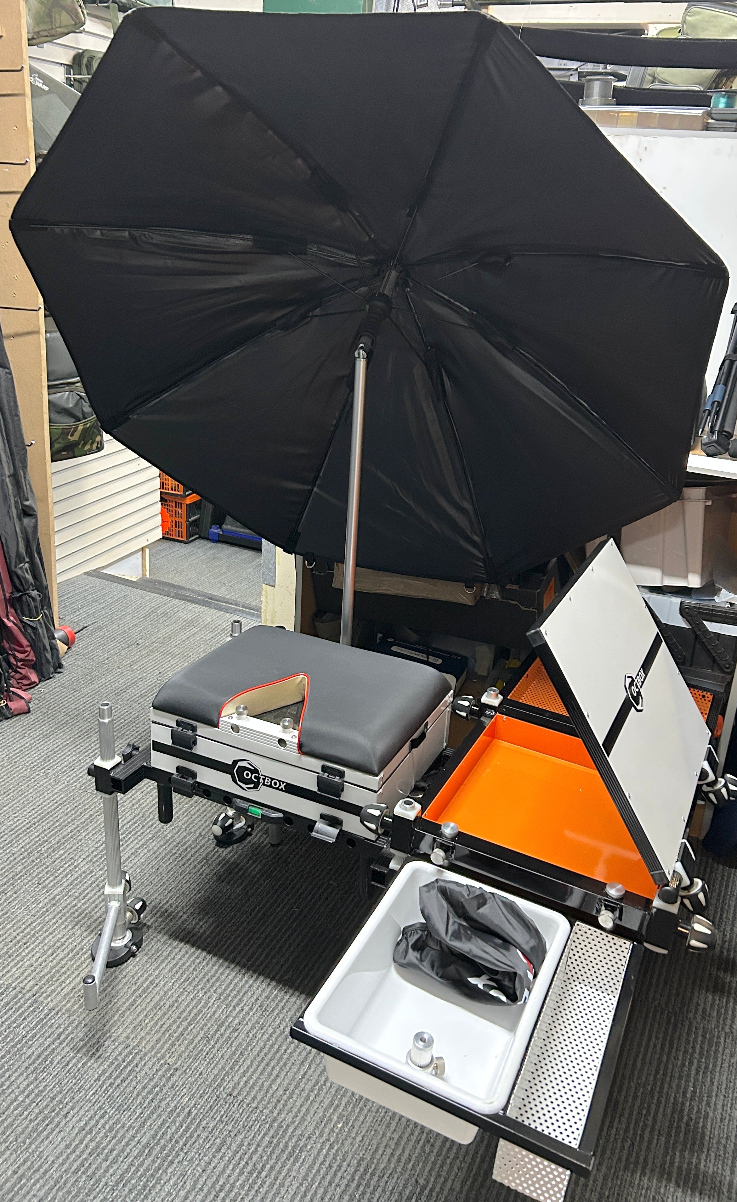 Octbox MK24 Ultralight Seatbox + Std Baitwaiter Swivel Tray + Lid + Umbrella *Ex-Display*