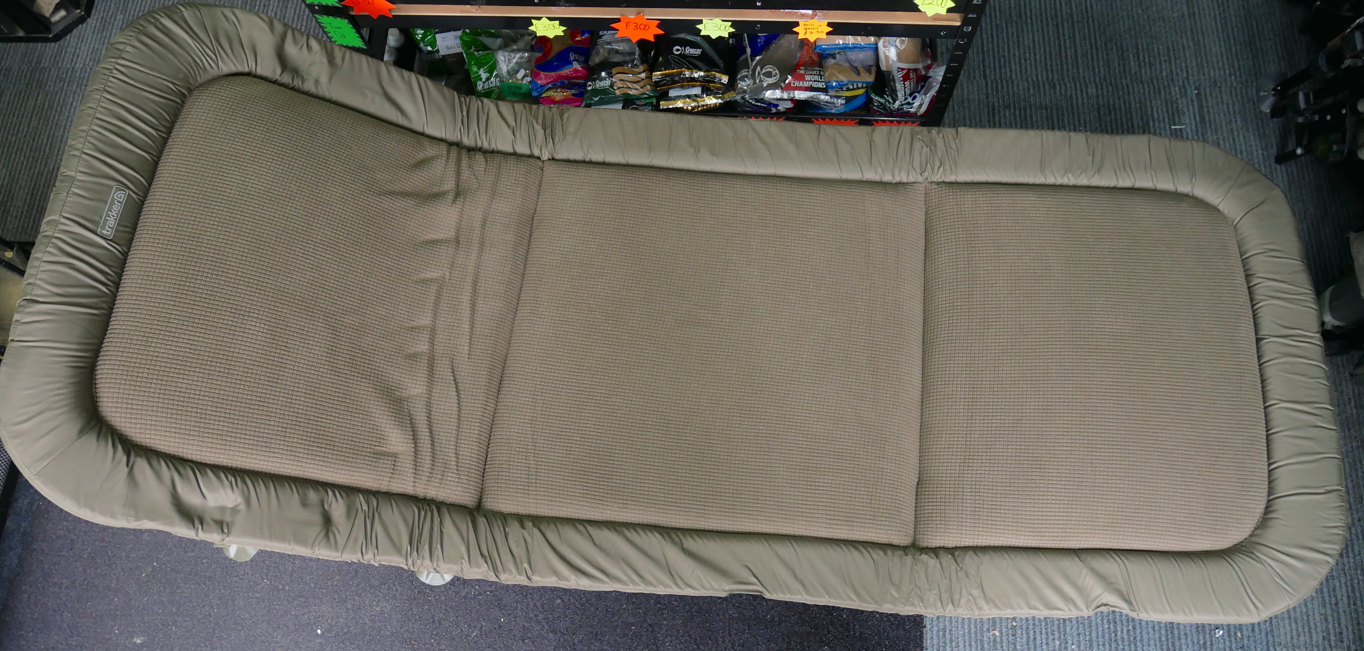 Trakker RLX 8 Leg Bedchair