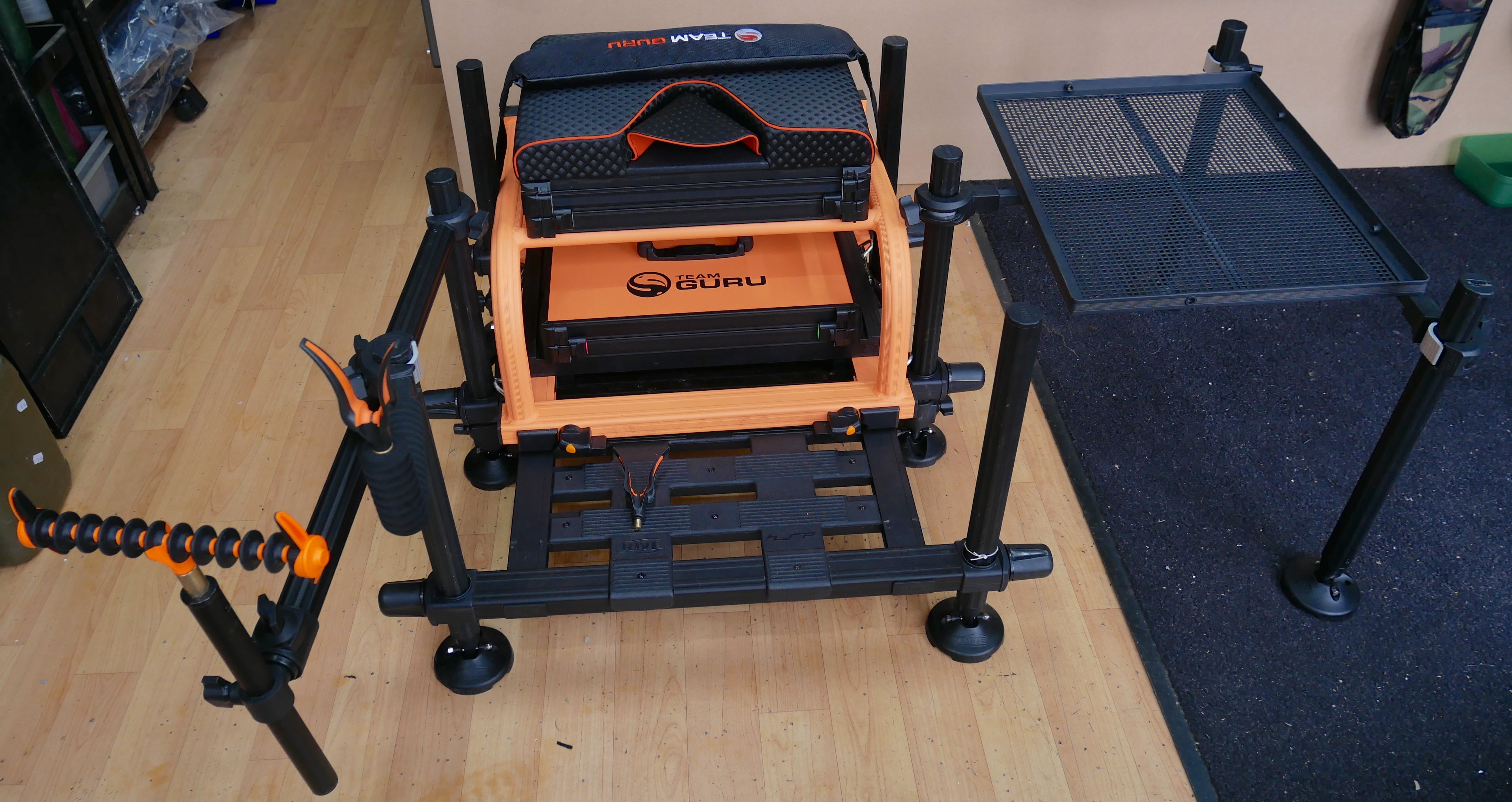 Guru Team Seatbox Orange/Black + Extras *Ex-Display*