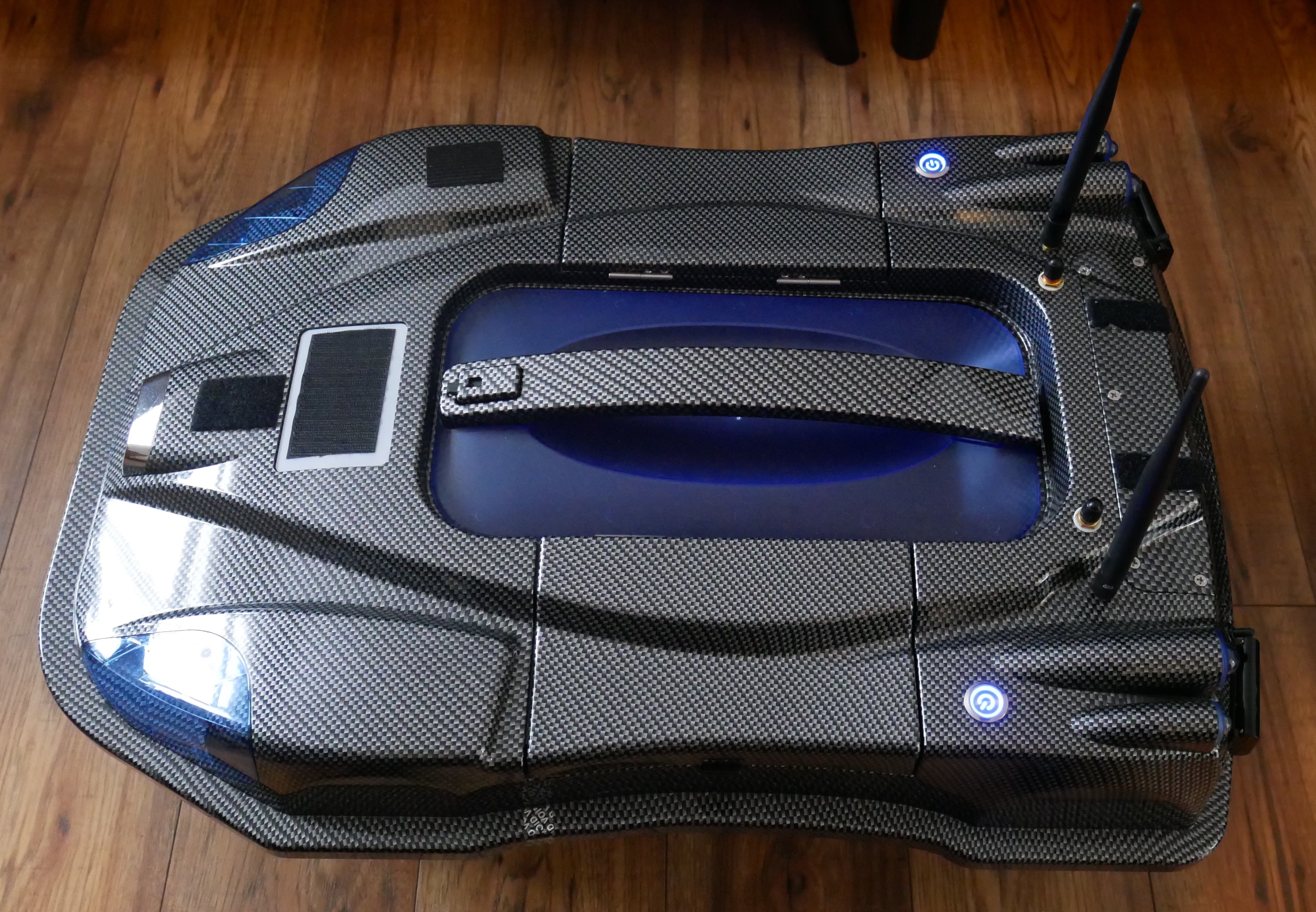 Boatman CL4 Carbon GPS & Sonar Autopilot Bait Boat + Extras *Ex-Display*