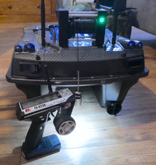 Boatman CL4 Carbon GPS & Sonar Autopilot Bait Boat + Extras *Ex-Display*