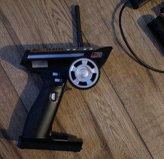 Boatman CL4 Carbon GPS & Sonar Autopilot Bait Boat + Extras *Ex-Display*