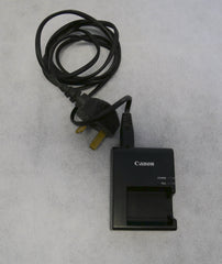 Canon EOS 1100D DSLR Camera + Canon EF 50mm 1:1.8 II Macro AF/MF Lens + Flash