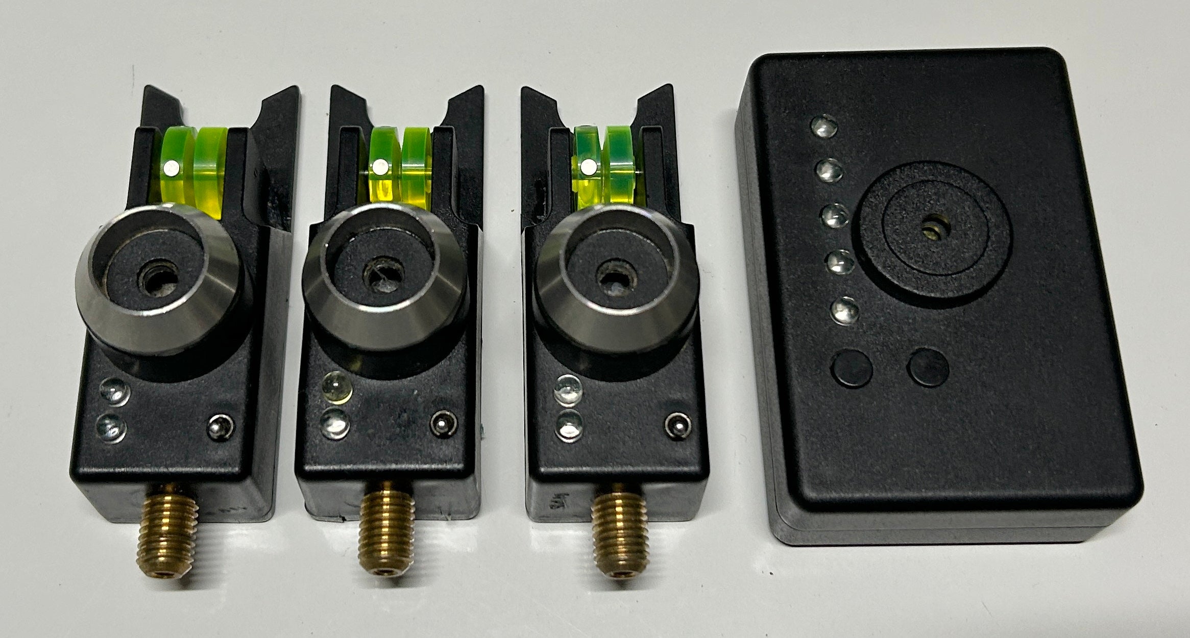 Steve Neville MK3 Remote Bite Alarms + Receiver + Thinking Anglers Covers X3