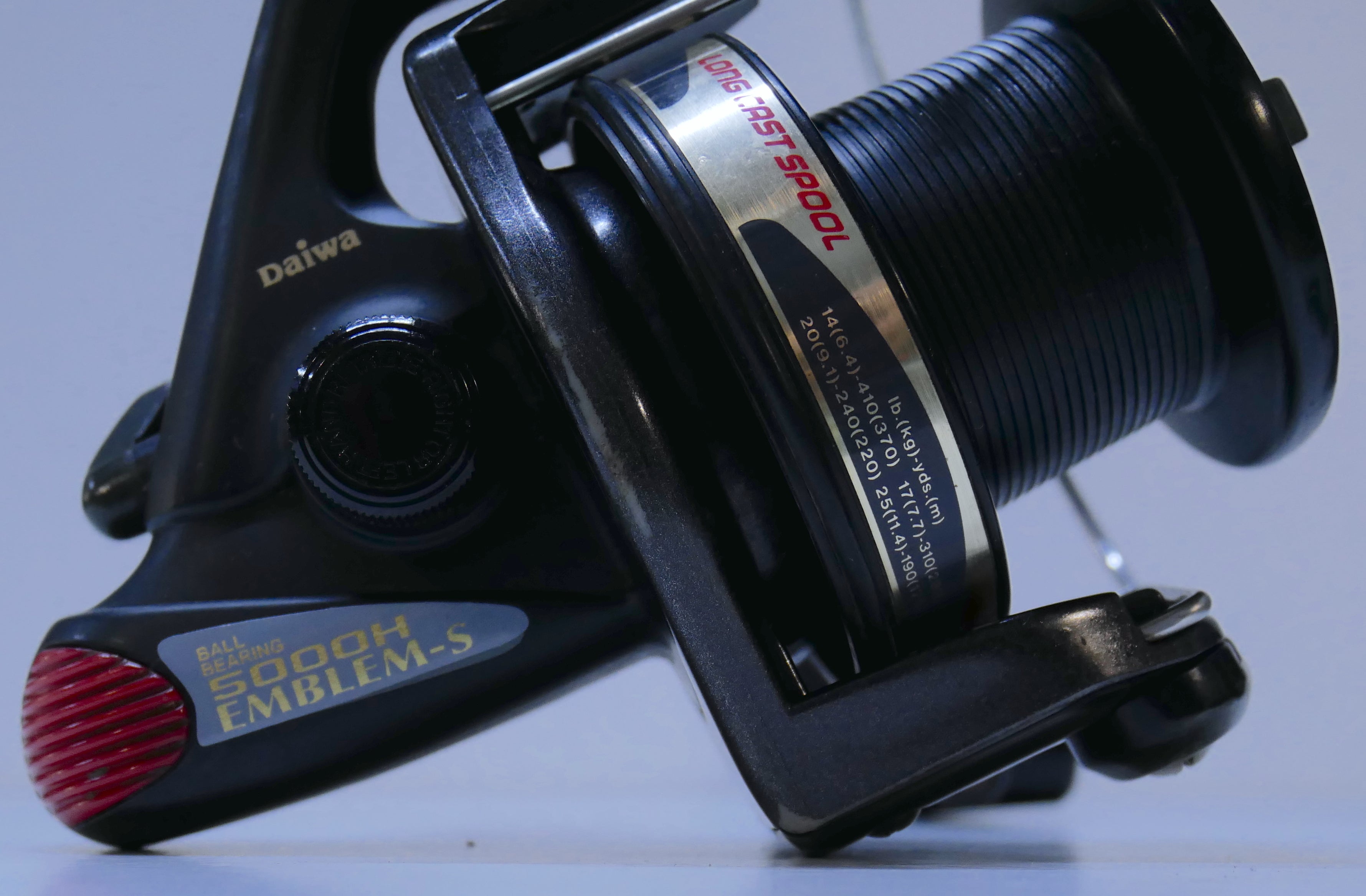 Moulinet carpe daiwa emblem Z 5000t blanc nacré - Sport & Plein air Moulinet carpe daiwa emblem Z 5000t blanc nacré - Sport & Plein air