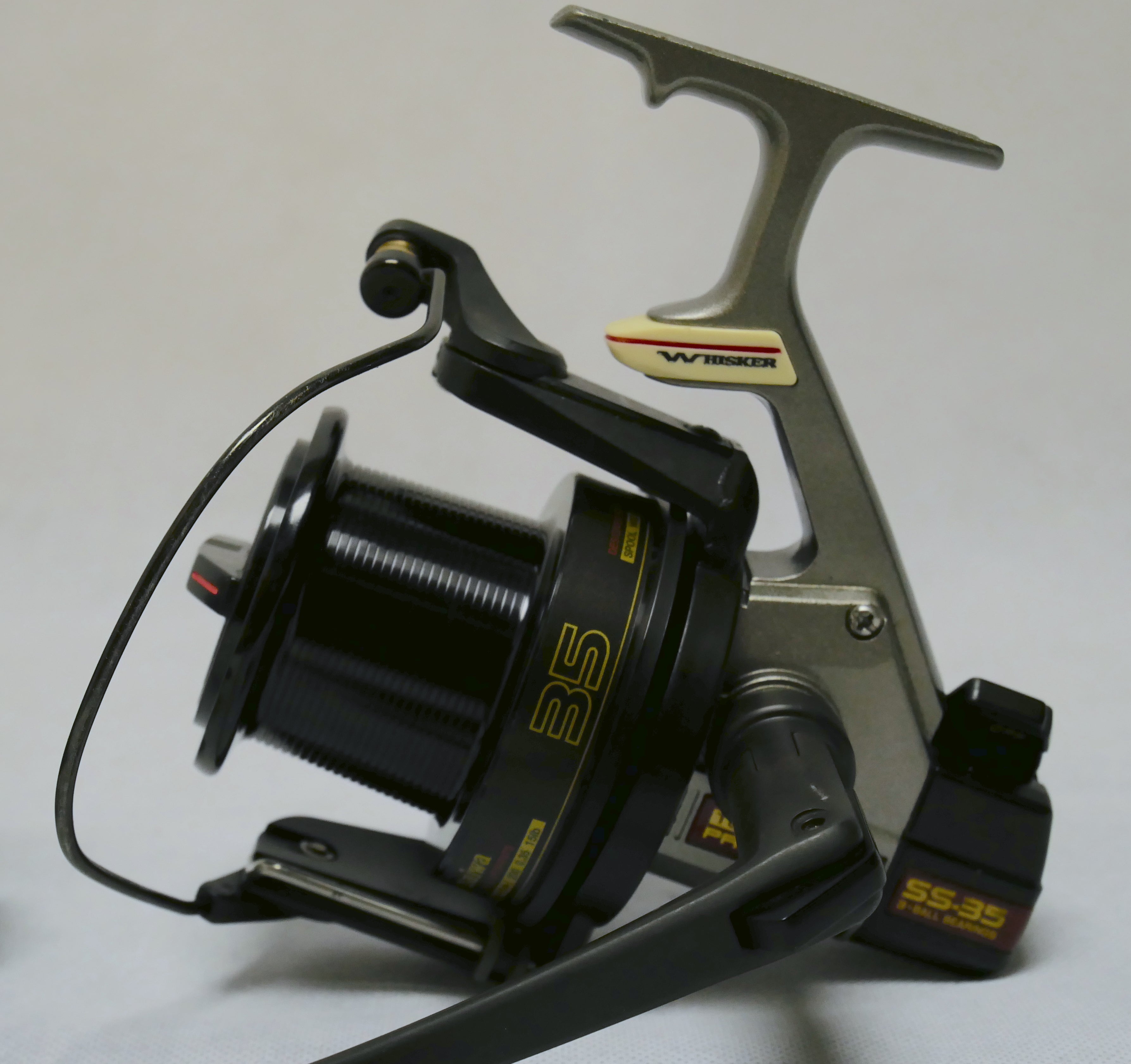 fishing reel Daiwa whisker tournament procaster SS-45 Left handle
