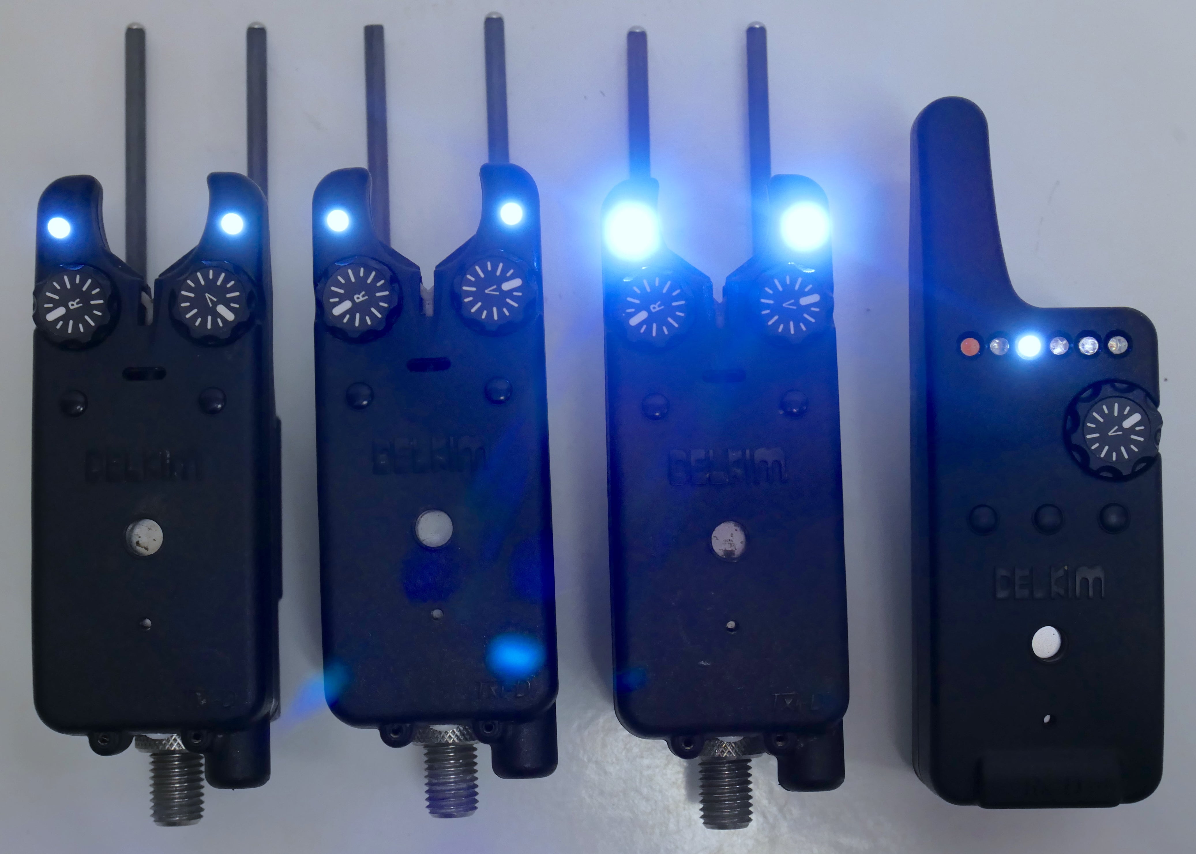 Delkim TXi-D Bite Alarms X3 + Snag Ears + RX-D Receiver – Fish For